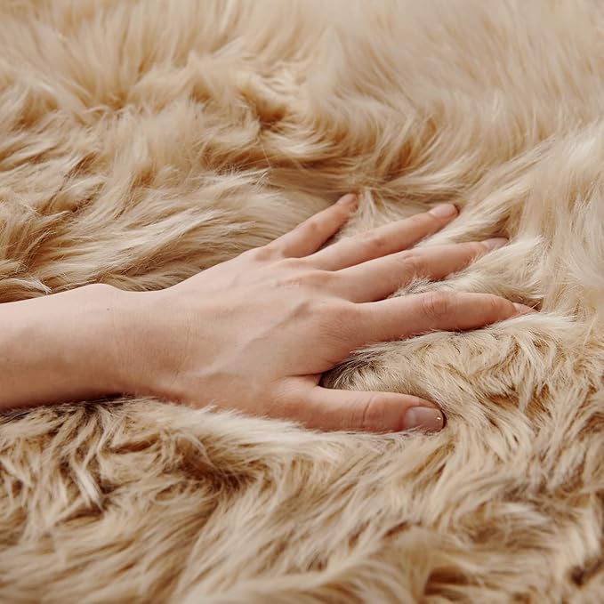 SERISSA Faux Fur Area Rug, 5x8 Feet, Luxury Shaggy Rug - Image 4