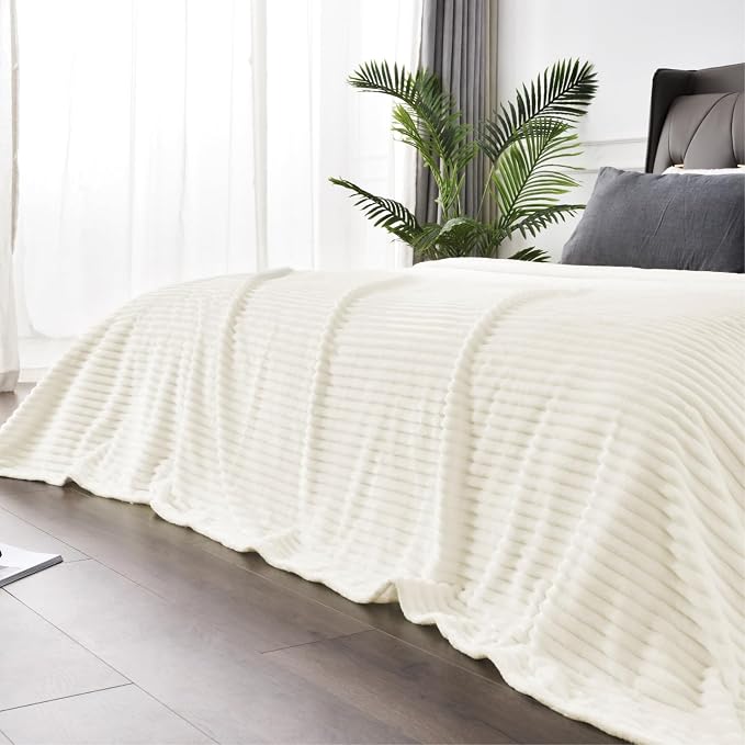 BEDELITE Ribbed Jacquard Cream Fleece Throw Blanket - Image 5