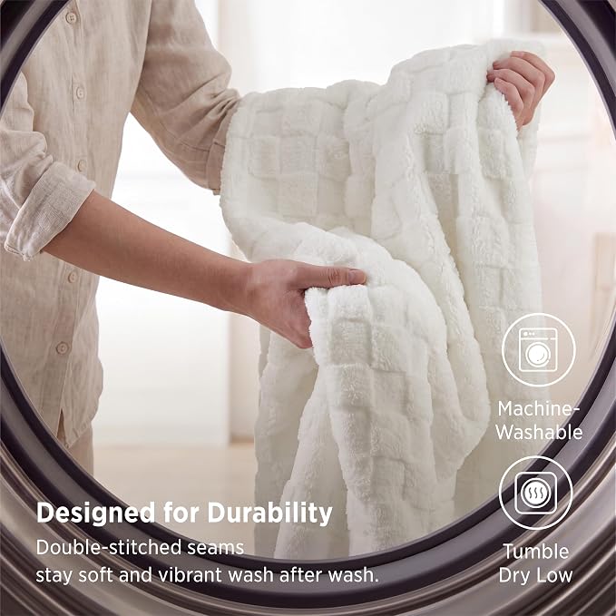 Bedsure GentleSoft White Twin XL Blanket - Image 6