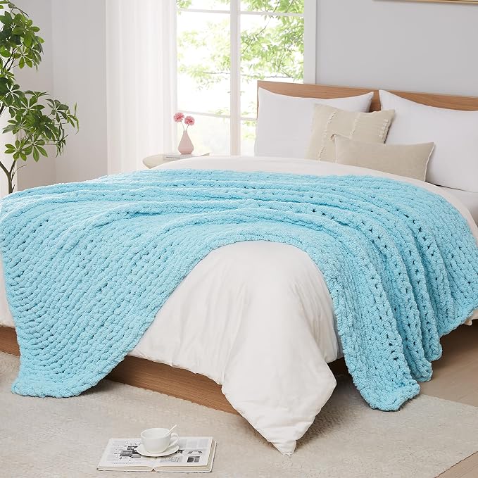 L'AGRATY Chunky Knit Throw Blanket by LAGRATY