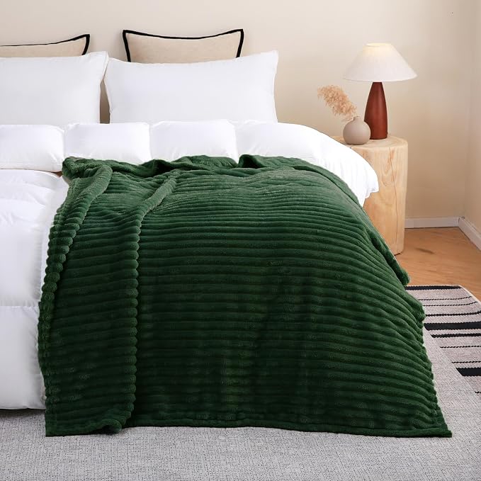Green Fleece Throw Blanket 60”×80” - Image 4