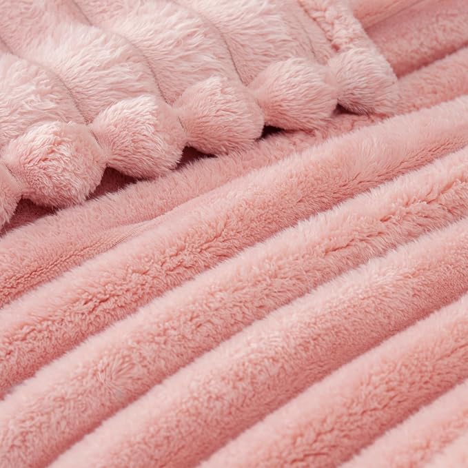 Exclusivo Mezcla Striped California King Size Fleece Blanket - Image 4
