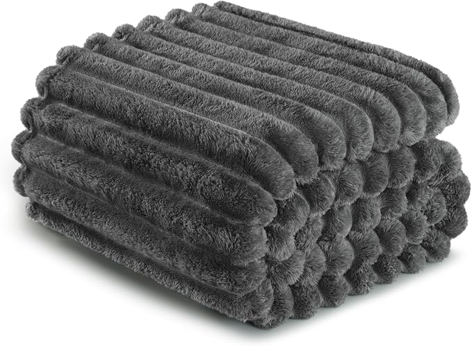 Exclusivo Mezcla Striped Fleece Throw Blanket - Image 8