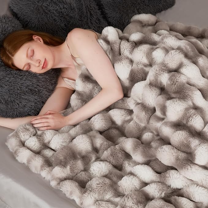 Luxury 1000GSM Faux Rabbit Fur Throw Blanket, Super Heavy Warm Cozy Brown - Image 4