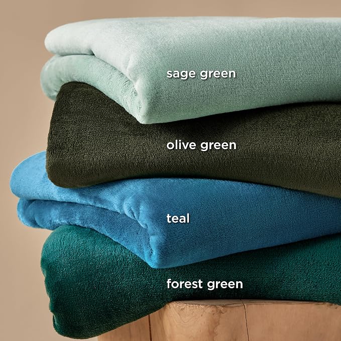 Bedsure GentleSoft Fleece Blanket California King Sage Green - Image 5