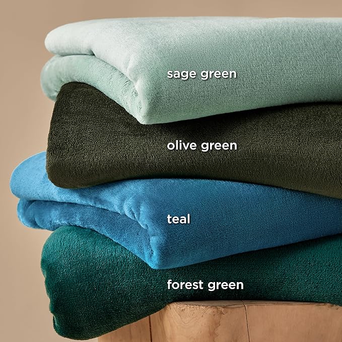 Bedsure GentleSoft Sage Green Fleece Blankets Queen Size - Image 5