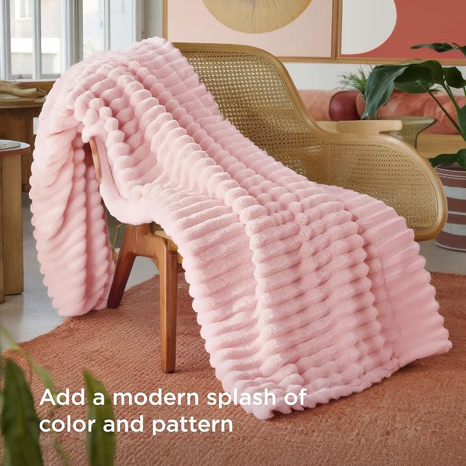 Bedsure Soft Coral Pink Throw Blanket - Image 4