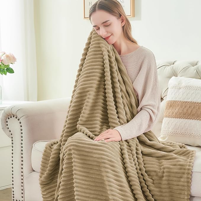 BEDELITE Ribbed Jacquard Brown Fleece Throw Blanket - Image 4