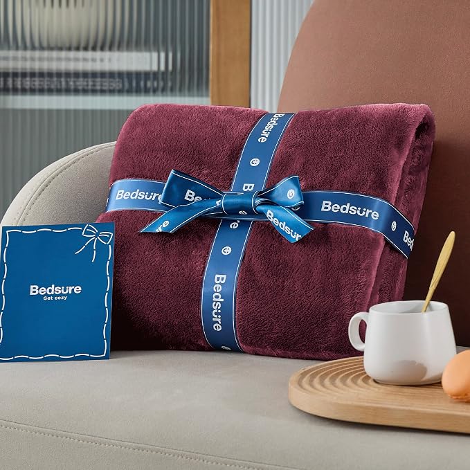 Bedsure GentleSoft Fleece Blanket Twin Size Red - Image 6