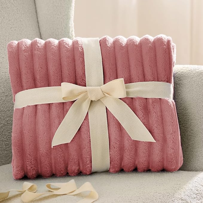 Bedsure Full Size Fleece Blankets - Image 9