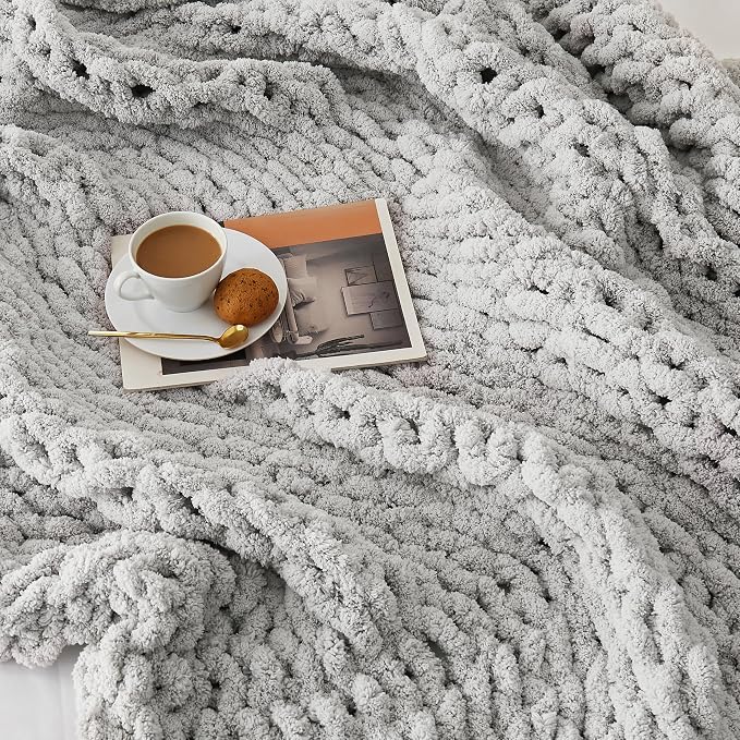L'AGRATY Chunky Knit Throw Blanket - Image 4